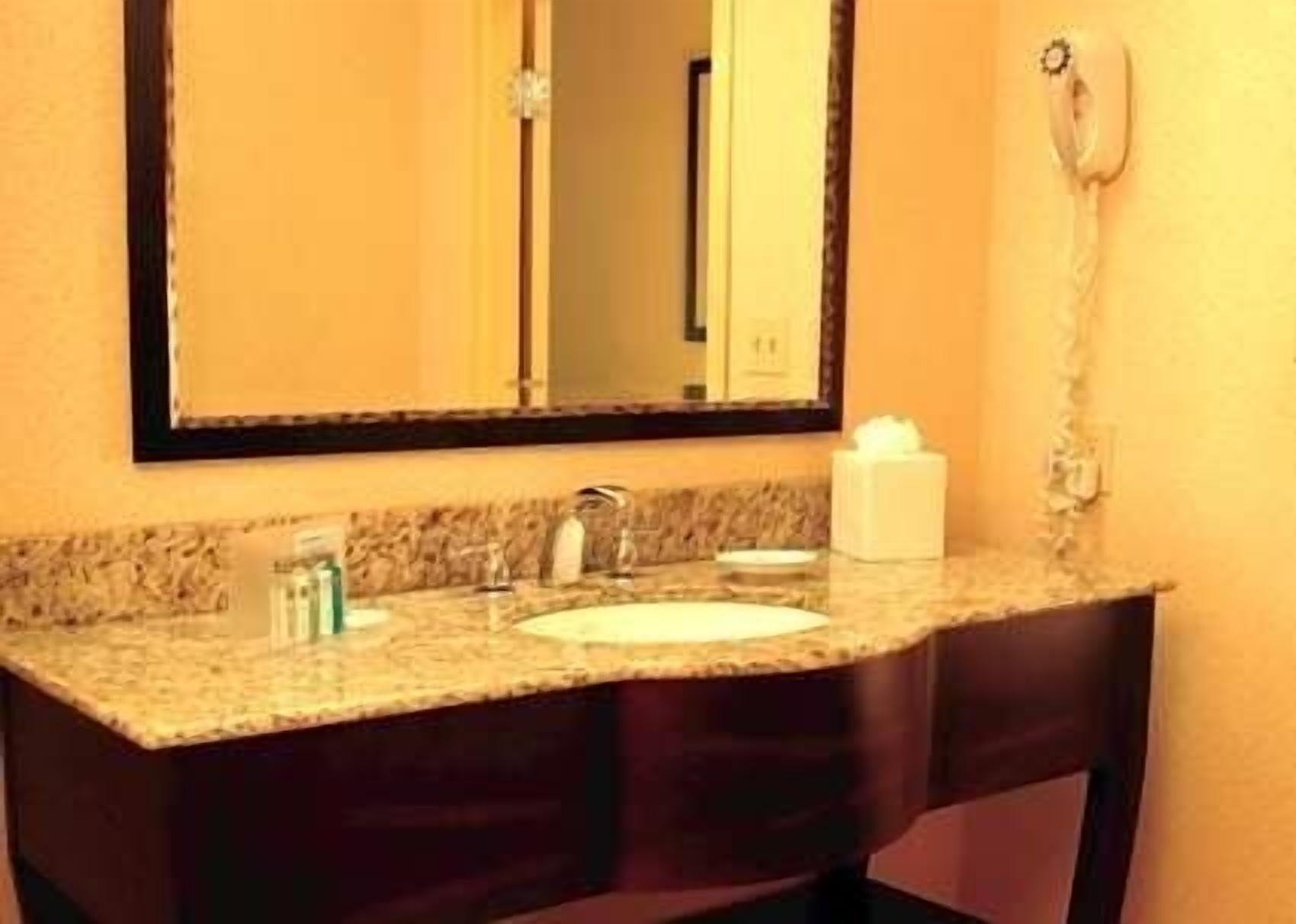 Hampton Inn & Suites Owensboro Downtown Waterfront מראה חיצוני תמונה